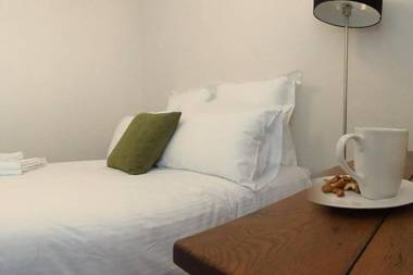 YSG The Edward Townhouses 155 and 157 - Steps To Town