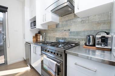 The Endsleigh -1 Bedroom Villa Free Wifi Near CBD