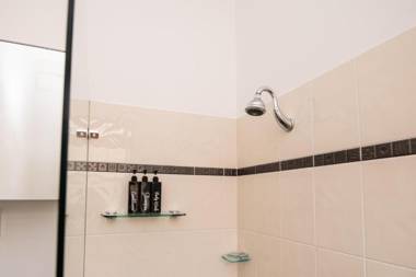 Lords Cottage Charming CBD Home Pet Friendly