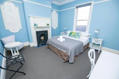 Blue Door Apartments Heritage Charm in CBD