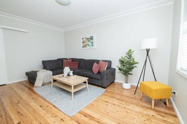 Sweet Caroline Sunny & Spacious Sleeps 6