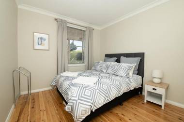 Sweet Caroline Sunny & Spacious Sleeps 6