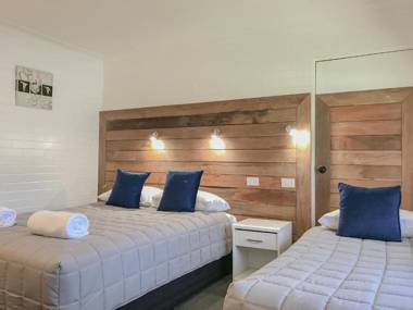 Pleasant Way River Lodge