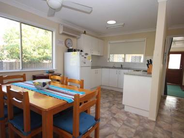 NORTH HAVEN SEA BREEZE - 9 David Campbell St North Haven