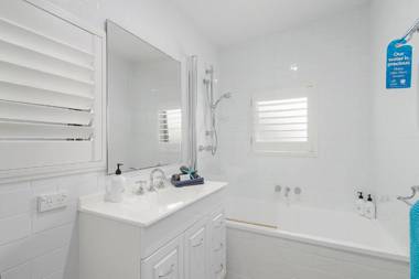 Casa Sorella - beachfront family home with pool