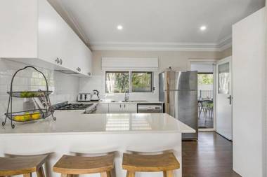 Casa Sorella - beachfront family home with pool