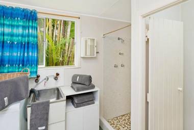 Number One - tranquility views walk to beach