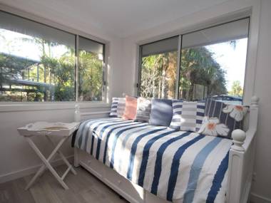 OFF THE WALL 6 Coral St NH