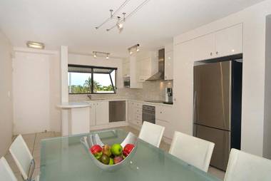 Commodore Apartments