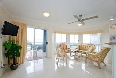 Pacific Waves Apartments