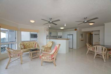 Pacific Waves Apartments