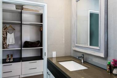 Park Cove Apartment 1