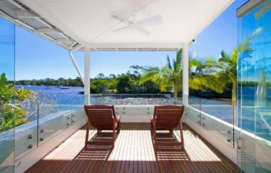 12 Noosa Parade