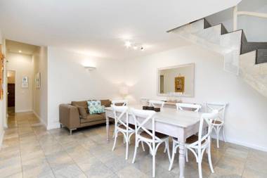 Alderly Apartment 11