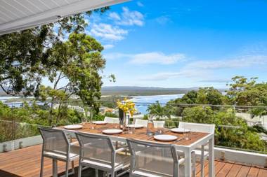 Luxury on the Hill Noosa Heads