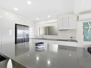 Breathtaking views across Noosa - Unit 1 Taralla 18 Edgar Bennett Avenue