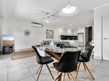 Charming Noosa Heads Apartment; Laguna Bay Views - Unit 6 Taralla 18 Edgar Bennett Avenue