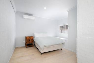 Waterfront on Witta Circle