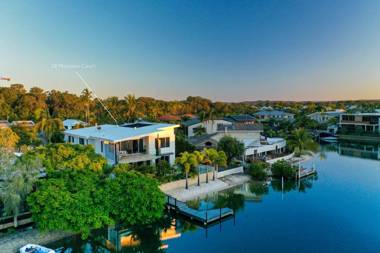 Space & seclusion on the water Noosa Heads