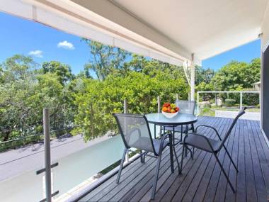 Dolphins 2 Alderly Terrace 36