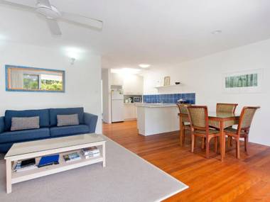 Dolphins 2 Alderly Terrace 36