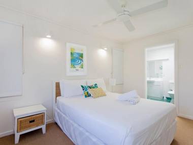 Dolphins 2 Alderly Terrace 36