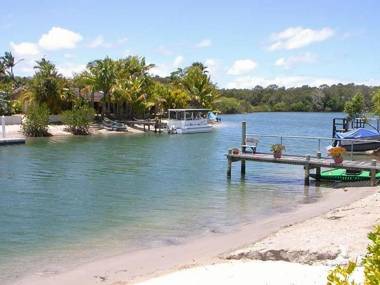 Peza Place 3 Peza Court 5