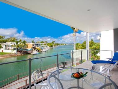 Jacaranda 12 Hastings Street 12