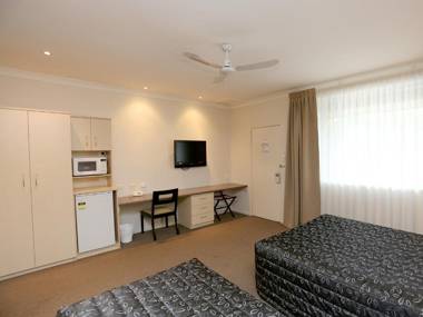 Elizabeth Motor Inn