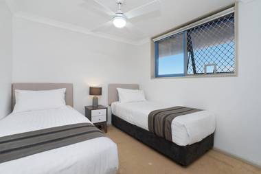 Newcastle Short Stay Accommodation - Sandbar Newcastle Beach
