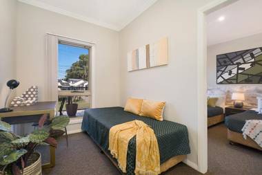 Newcastle Short Stay Accommodation - Birmingham Garden Townhouses