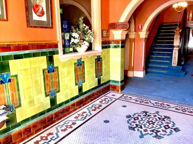 Victoria Albert Guest House Bar Cafe and Restaurant