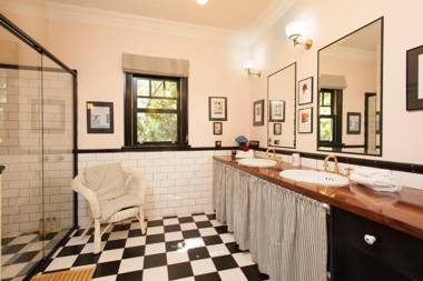 Merrow Cottages - Gatehouse