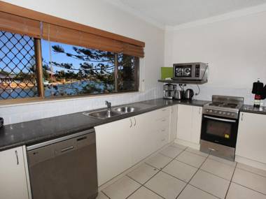 Anjuna 2 - Two Bedroom Budget Stay on Canal