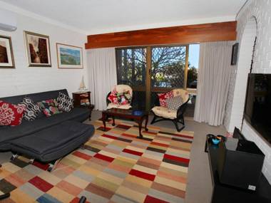 Anjuna 2 - Two Bedroom Budget Stay on Canal