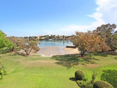 Pago Pago 4 - Two Bedroom Apartment on Mooloolaba Spit