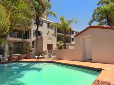 Beachport 14 - Newly Renovated 2 Bedroom Apt on Parkyn Parade with Aircon