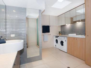 Jedda 5 - Oceanview Three Bedroom Penthouse with Private Rooftop Spa
