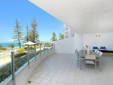 Sirocco 201 by G1 Holidays - Large Five Bedroom Beachfront Apartment in Sirocco Resort