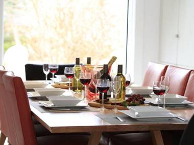 Lovett - quirky stylish with a bush backdrop