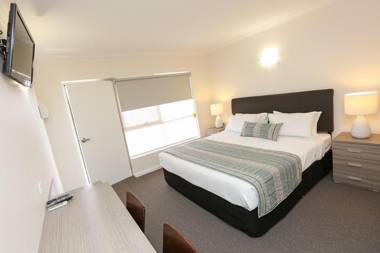 Seven Pines Motor Inn