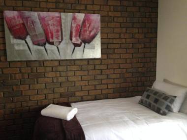 City Colonial Motor Inn