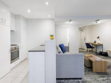 Brady Apartment Hotel Flinders Street