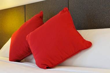 Metro Apartments On Bank Place