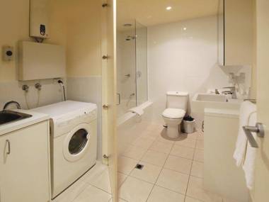 Oaks Melbourne on Lonsdale Suites