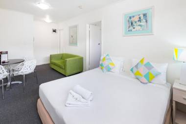 City Edge East Melbourne Apartment Hotel