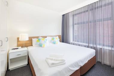 City Edge East Melbourne Apartment Hotel