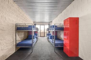 Summer House Melbourne Backpackers