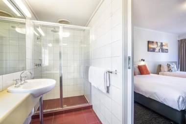 Nightcap at Ferntree Gully Hotel Motel