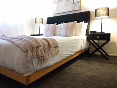 North Melbourne Retreat